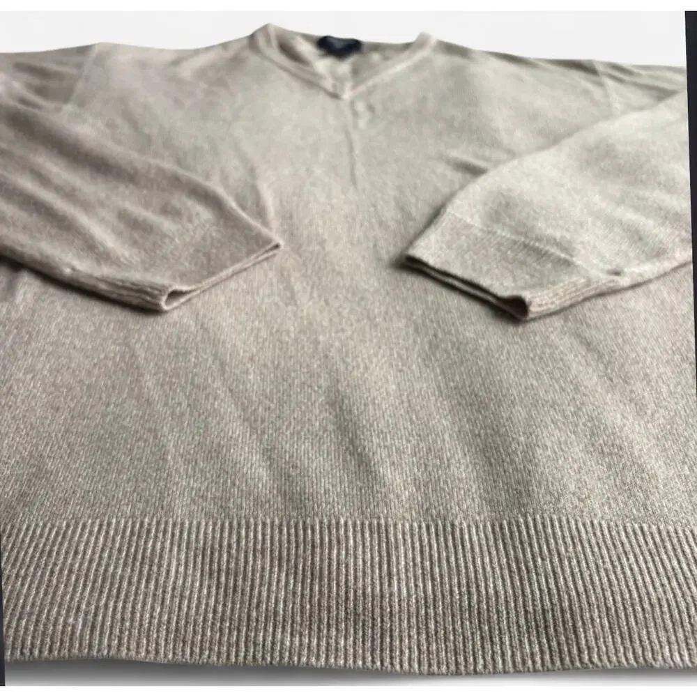 Dockers Men's V-Neck Sweater